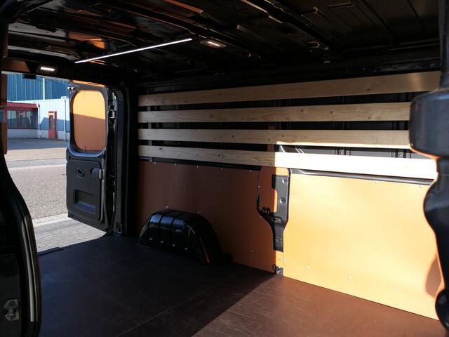 Renault TRAFIC 2.0 Blue dCi 150 EDC T30 L2H1 Advance - AUTOMAAT! - Trekhaak - Lat om lat betimmering - Navi - Camera