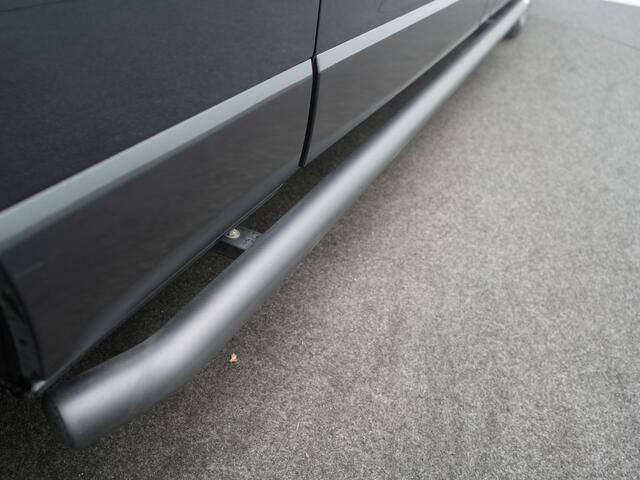 Renault TRAFIC 2.0 dCi 150 T29 L2H1 DC Work Edition - Dubbele Cabine - Automaat - All Seasonbanden - Cruise Control - Sidebars - Trekhaak - Dealeronderhouden!