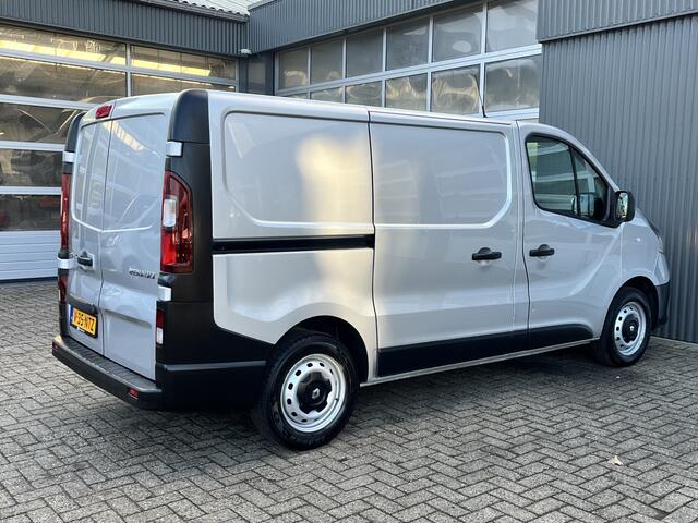 Renault TRAFIC 1.6 dCi L1H1 BTW en BPM VRIJ!! Airco Cruise controle 3-Persoons Telefoonverbinding Parkeersensoren achter 1e eigenaar Euro 6 Dealer onderhouden Ex overheid