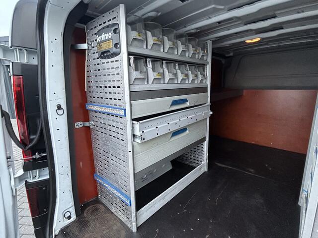 Renault TRAFIC 2.0 dCi 146 PK / L2H1 / 1e EIG. / AUTOMAAT / SORTIMO INRICHTING / TREKHAAK / AIRCO / CRUISE / BLUETOOTH / 3-ZITS