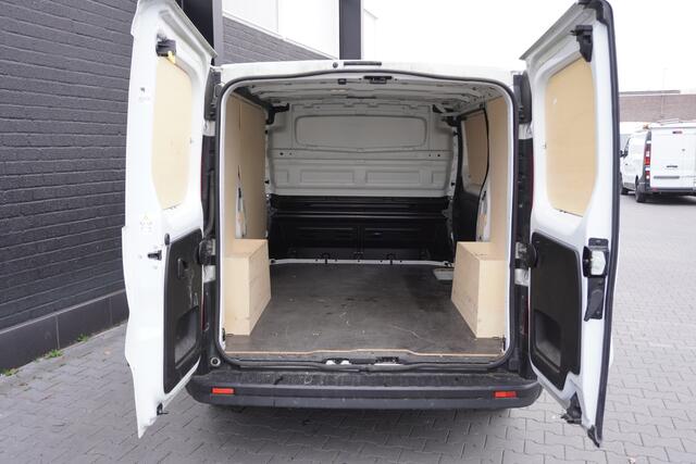 Renault TRAFIC 2.0 dCi 110PK EURO 6 - Airco - Navi - Cruise - ¤ 15.950,- Excl.