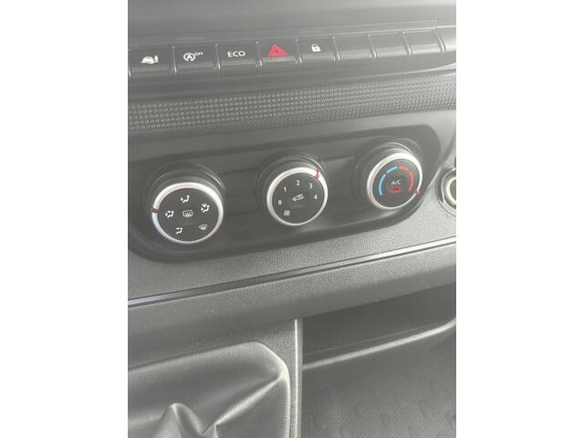 Renault TRAFIC 2.0 dCi 130 T30 L2H1 Comfort*CRUISE*TEL*A/C*3PERS*