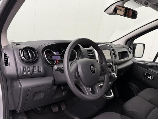 Renault TRAFIC 2.0DCi 145PK Automaat | Navigatie | Camera | Airco | Cruise | Trekhaak | 3-Zits