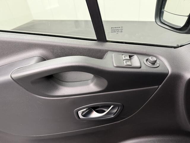 Renault TRAFIC 2.0DCi 145PK Automaat | Navigatie | Camera | Airco | Cruise | Trekhaak | 3-Zits