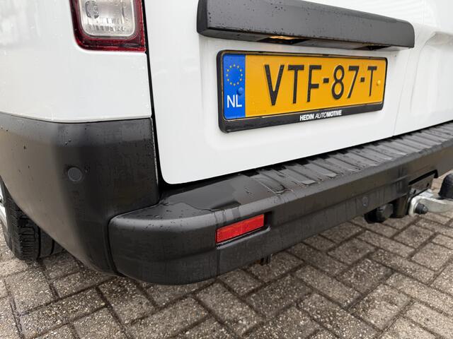 Renault TRAFIC 2.0 dCi 130pk T29 L2H1 DC 6 persoons Work Edition / vaste prijs rijklaar ¤ 24.950 ex btw / lease ¤ 407 / euro 6 / bpm vrij / trekhaak / airco / cruise / navigatie / isofix / sidebars