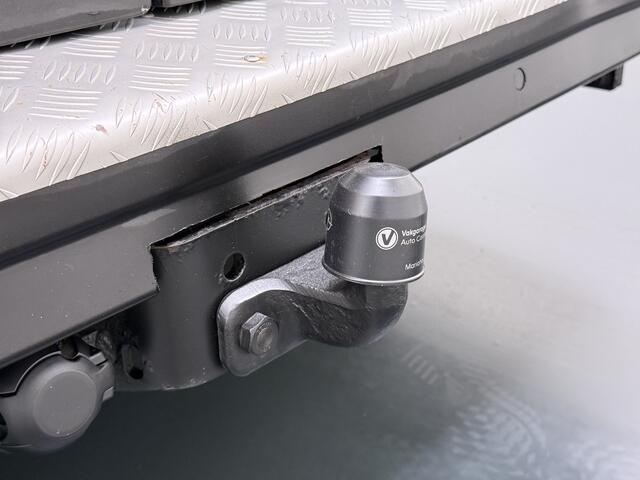 Renault TRAFIC DCi 146PK L2H1 D.C. Leer Formula Edition Dubbele Cabine 6-Pers. EURO6 Camera Navi ECC Cruise Control Trekhaak Pdc T29 1.6DCi 2X Schuifdeur Lat om Lat Betonplex Vloer Lmv 17" Regen-Lichtsensor Achterdeuren 2.000kg trekvermogen Origineel Nederlands Zeer com