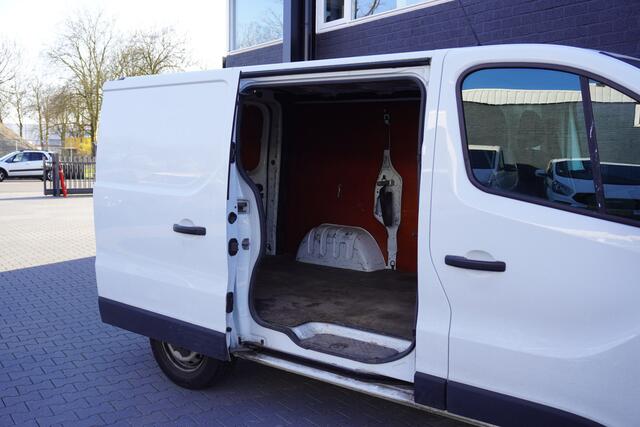 Renault TRAFIC 1.6 dCi 125PK EURO 6 - Airco - Navi - Cruise - ¤ 8.499,- Excl.