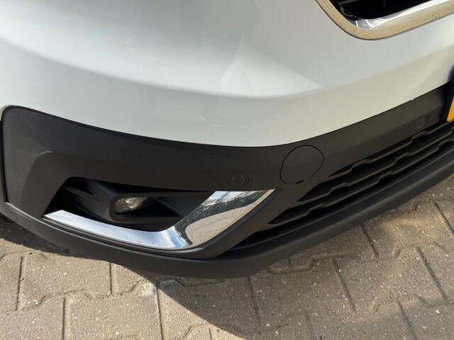 Renault TRAFIC 2.0D 150pk L1H1 Automaat - Achterklep met ruit - Navi - Apple/Android - camera - All season