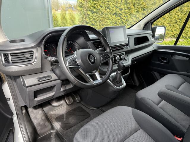 Renault TRAFIC 2.0 DCi 150 PK AUTOMAAT / L2H1 / TREKHAAK / **18.350 km** / AIRCO / CRUISE / CAMERA / 3-ZITS / LED / BLINDSPOT