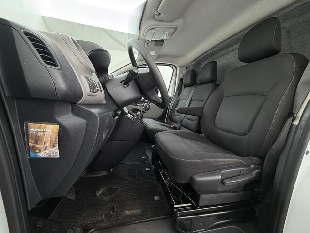 Renault TRAFIC DCI 126PK 3-Pers. EURO 6 Trekhaak Navi Airco Cruise Control Imperial Bluetooth Pdc Comfort Energy Achterdeuren Schuifdeur Betonplex Vloer Inbouwkasten 1.6dCi T29 L1H1 1e Eigenaar 2.000KG Trekgewicht Origineel Nederlandse Bus