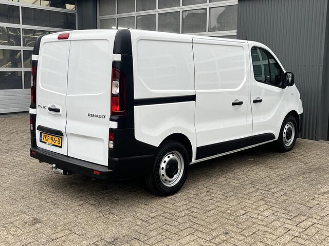 Renault TRAFIC 2.0 dCi 120 L1H1 120pk Airco Cruise controle 3-Persoons Telefoonverbinding Parkeersensoren achter 1e eigenaar Euro 6 Dealer onderhouden