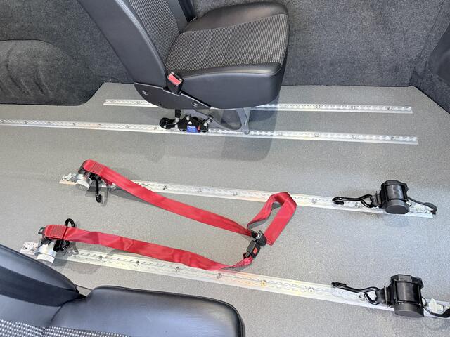 Renault TRAFIC Automaat 5+1 Rolstoelbus 2.0 dCi 145 T29 L2H1 Luxe (Mooie stoere 5+1 Rolstoelbus met automaat!)