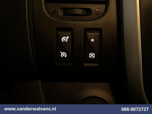 Renault TRAFIC 2.0 dCi 120pk L2H1 Euro6 Airco | Navigatie | LED | Cruisecontrol | Parkeersensoren Trekhaak, Bijrijdersbank