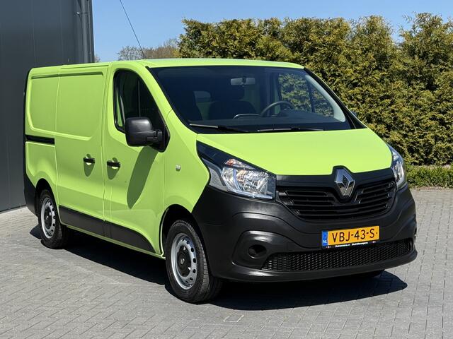 Renault TRAFIC 1.6 dCi / L1H1 / 1e EIG. / TREKHAAK / INRICHTING / AIRCO / CRUISE / NAVI / 3-ZITS