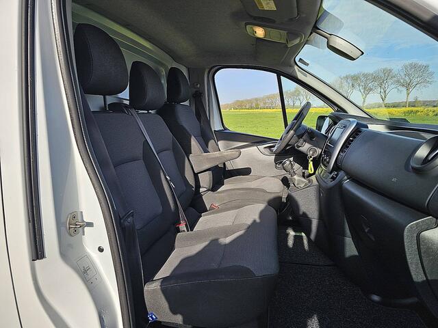 Renault TRAFIC 2.0 dCi 120pk T30 L2H1 Comfort airco, navi, pdc, trekhaak, stoelverw.