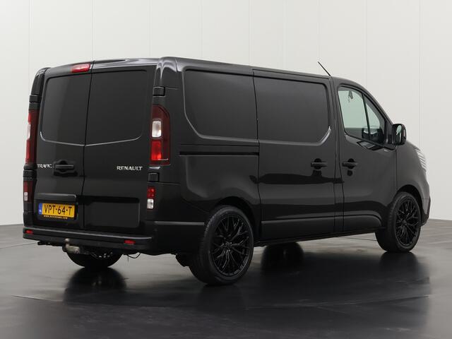 Renault TRAFIC 2.0DCi 130PK Black Edition | Navigatie | Multimedia | Airco | Cruise | Trekhaak | 3-Zits