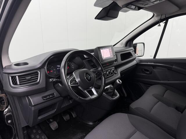Renault TRAFIC 2.0DCi 130PK Black Edition | Navigatie | Multimedia | Airco | Cruise | Trekhaak | 3-Zits