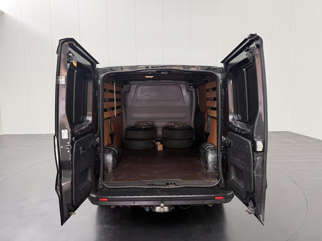 Renault TRAFIC 2.0DCi 130PK Black Edition | Navigatie | Multimedia | Airco | Cruise | Trekhaak | 3-Zits