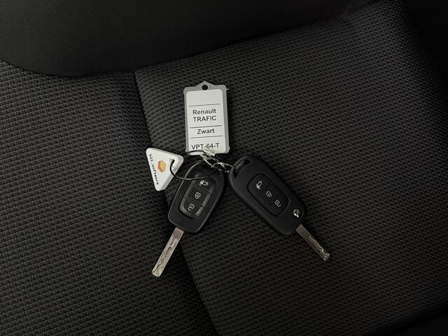 Renault TRAFIC 2.0DCi 130PK Black Edition | Navigatie | Multimedia | Airco | Cruise | Trekhaak | 3-Zits