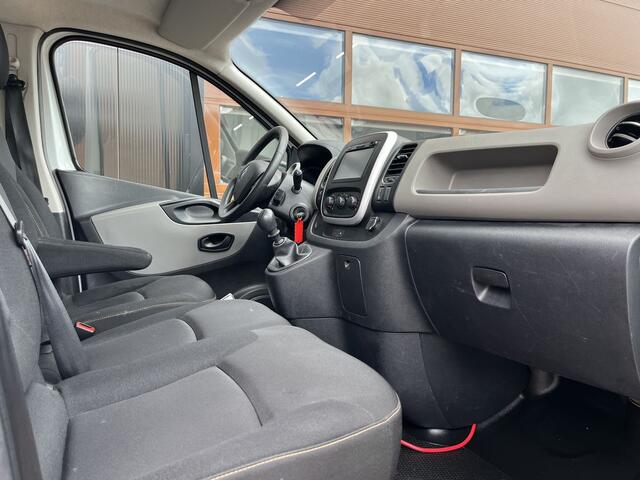 Renault TRAFIC 1.6 dCi 122pk E6 L2 Comfort 3p Lease ¤185 p/m, Trekhaak, Imperiaal, Airco, Navi, PDC, Cruise controle.