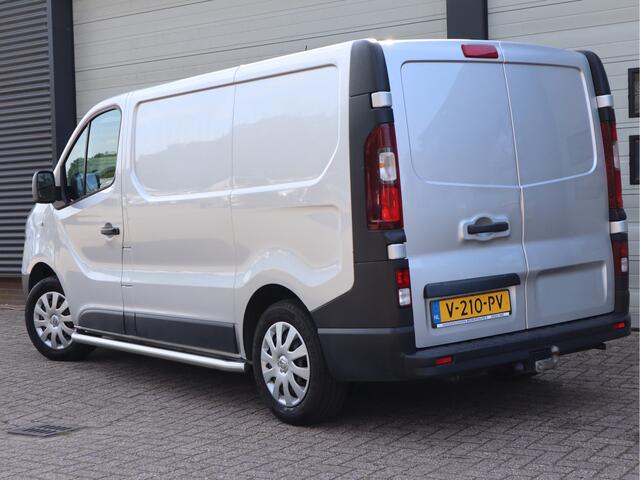 Renault TRAFIC 1.6 dCi Euro 6 - Airco - Trekhaak - Cruise - 3 Zits