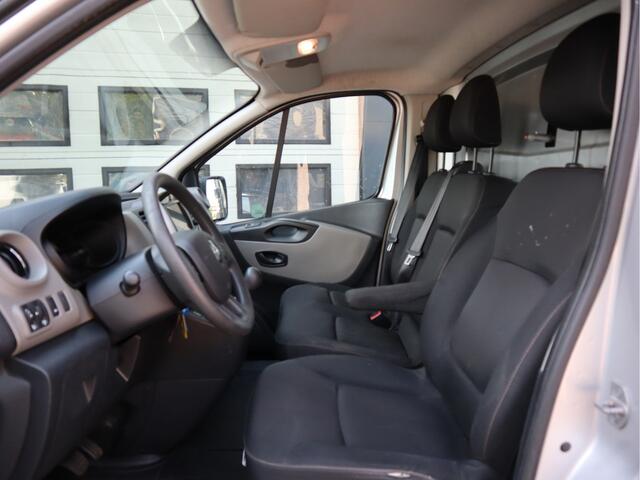 Renault TRAFIC 1.6 dCi Euro 6 - Airco - Trekhaak - Cruise - 3 Zits