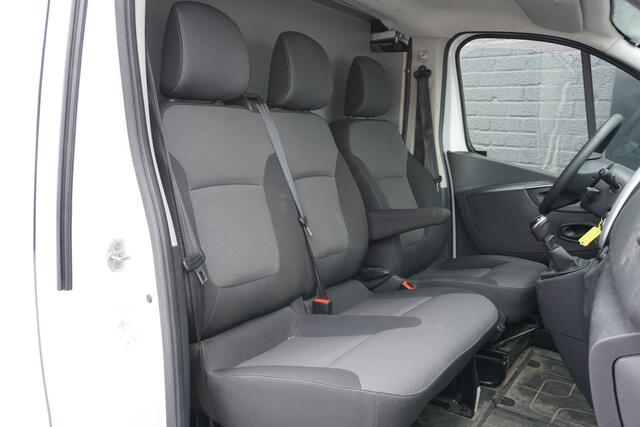 Renault TRAFIC 2.0 dCi 120PK EURO 6 - Airco - Cruise - PDC - ¤11.900,- Excl.