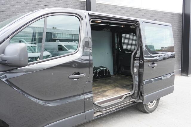 Renault TRAFIC 2.0 dCi 145PK Automaat 2x Schuifdeur EURO 6 - Airco - Navi - Cruise - ¤17.950,- Excl.