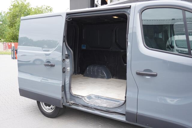 Renault TRAFIC 2.0 dCi 120PK - EURO 6 - Airco - Navi - Cruise - ¤12.900,- Excl.