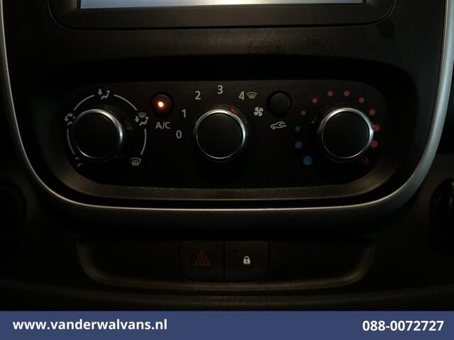 Renault TRAFIC 2.0 MultiJet 146pk L2H1 Euro6 Airco | Camera | Navigatie | Cruisecontrol Trekhaak, Parkeersensoren, Bijrijdersbank