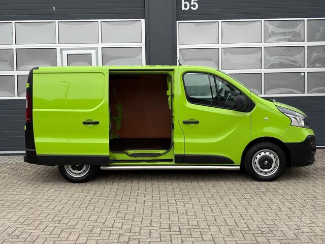 Renault TRAFIC 1.6 dCi 120PK Camera / Airco / Cruise / Sidebars / PDC / Trekhaak