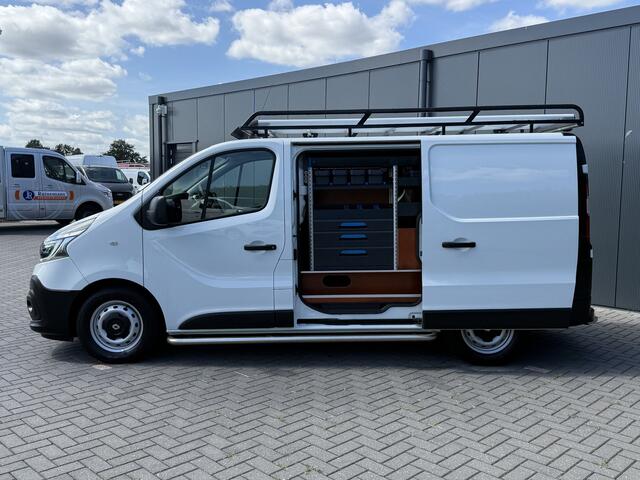 Renault TRAFIC 2.0 dCi 145 PK / L1H1 / AUTOMAAT / 2x SCHUIFDEUR / INRICHTING / TREKHAAK / IMPERIAAL / 3-ZITS
