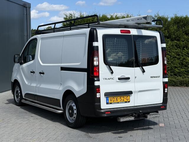 Renault TRAFIC 2.0 dCi 145 PK / L1H1 / AUTOMAAT / 2x SCHUIFDEUR / INRICHTING / TREKHAAK / IMPERIAAL / 3-ZITS
