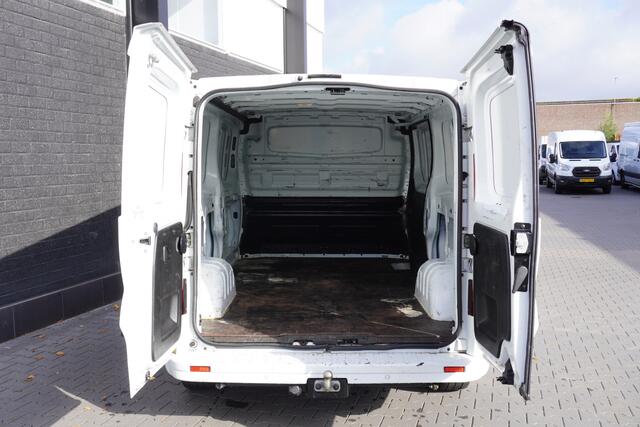 Renault TRAFIC 2.0 dCi 130PK L2 EURO 6 - Airco - Cruise - PDC - €21.950,- Excl.