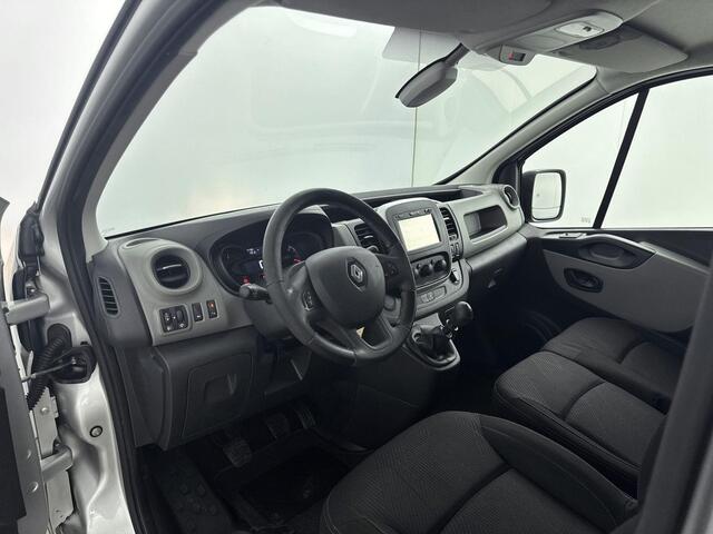 Renault TRAFIC 1.6 dCi 120 Pk T29 L2H1 Luxe | Navigatie | Airco | Cruise control | Parkeersensor achter | Zijschuifdeur Rechts | Trekhaak | Passagiersbank | Mistlampen Voor | Betimmering Laadruimte |