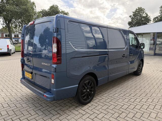 Renault TRAFIC 2.0 dCi automaat 145pk T29 L2H1 Luxe / vaste prijs rijklaar € 17.650 ex btw / euro 6 / bpm vrij / blauw metallic / comfort stoelen / trekhaak / airco / cruise / navigatie
