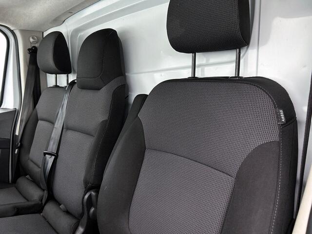 Renault TRAFIC 2.0 Blue dCi 150 T30 L2H1 Advance Automaat Navigatie Airco Lichtmetalen velgen Betimmering Trekhaak Camera Parkeersensoren Dab