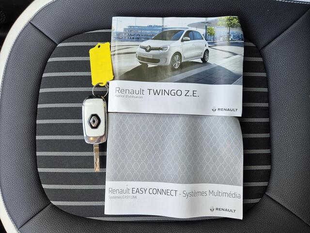Renault TWINGO Z.E. R80 Intens Automaat / Accu SOH 92,59% / Apple Carplay Android Auto / Cruise control / Achteruitrijcamera / Climate control / Navigatie / Parkeersensoren achter / Lichtmetalen wielen 15" /