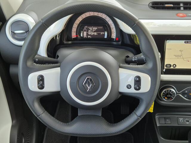 Renault TWINGO Z.E. R80 Intens Automaat / Accu SOH 92,59% / Apple Carplay Android Auto / Cruise control / Achteruitrijcamera / Climate control / Navigatie / Parkeersensoren achter / Lichtmetalen wielen 15" /