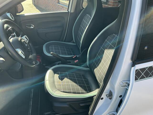 Renault TWINGO 0.9 TCe LA PARISIENNE