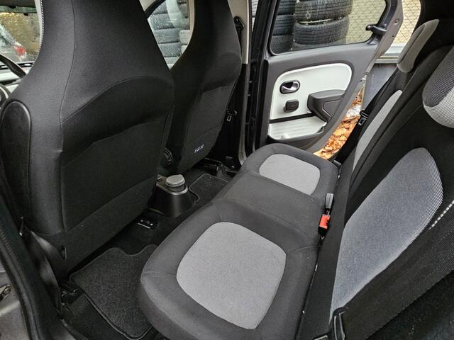 Renault TWINGO 1.0 SCe Limited, AUT! 30dkm NAP! Apk 9-2026! Zondag OPEN!