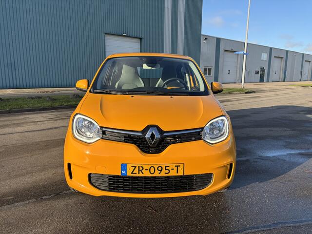 Renault TWINGO 1.0i SCe Collection 75 PK. Slechts 13.000 KM !!! Gewoon een nieuwe auto !!