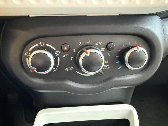 Renault TWINGO 1.0 SCe Collection / Airco / All-Season banden / Bluetooth / Elektrische ramen voor / 5-deurs / Zeer weinig kilometers NAP