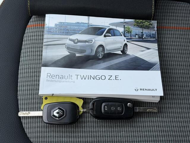 Renault TWINGO Z.E. 22KWh Vibes Automaat / Dealer onderhouden / Accu SoH 93 % / WLTP 186 km stad 261 km / Navigatie via Apple Carplay Android / Stoelverwarming / Camera / 16" LM wielen met All Season banden /