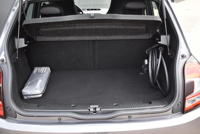 Renault TWINGO Z.E. R80 Intens APPLE CARPLAY EN ANDROID AUTO | 1E EIGENAAR | CLIMATE EN CRUISE CONTROL | LM VELGEN | REGEN EN LICHTSESNOR |