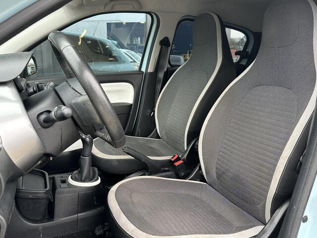 Renault TWINGO 1.0 SCe Limited 75PK | 1e Eigenaar | NL AUTO | Airco | Cruise Control | Lichtmetalen Velgen | All Season Banden | 5 Deurs |