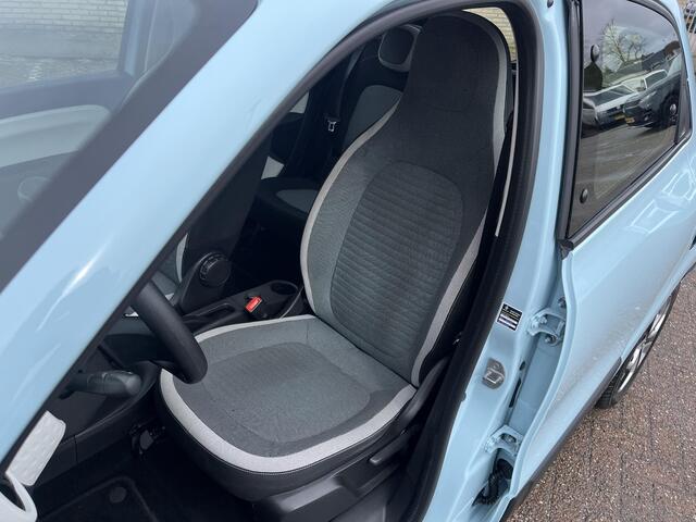 Renault TWINGO Z.E. R80 Collection Volledig electrisch, digitaal, CarPlay, 4 deuren, airco. Goed onderhouden.