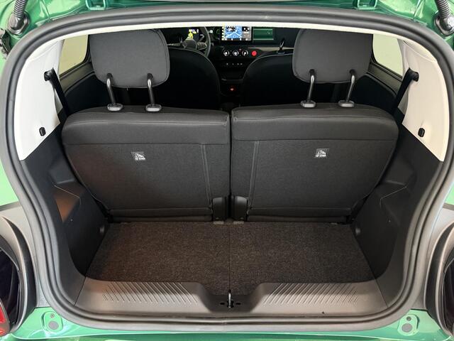 Renault TWINGO Urban Range Techno 27.5 kWh | Pack Privilège | Lichtmetalen velgen 18" | Nu rijklaar uit voorraad leverbaar voor ¤ 24.909,-!