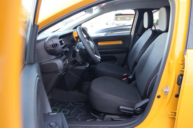 Renault TWINGO urban range techno 27.5 kWh EV | NU BESCHIKBAAR VOOR PROEFRIT | Adap. Cruise | Stoelverwarming | Camera | Navigatie