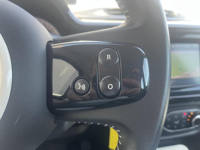 Renault TWINGO TCe 90 Intens / Automaat / All Season Banden / 1e Eigenaar / Achteruitrij Camera / Full-Map Navigatie / Multimedia Scherm / Electronic Climate Control / Cruise Control / Lichtmetalen Velgen 16" /